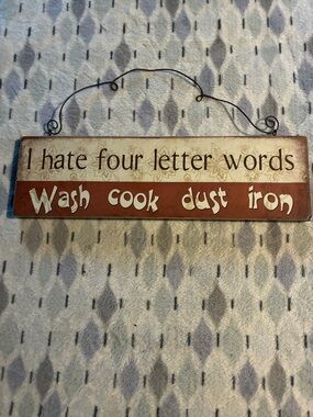 NWT-Funny Kitchen Wall Sign "I hate four letter words" - Rust/Beige
